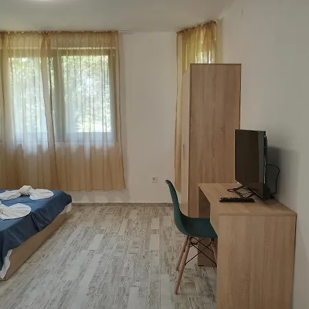 Guest house Apartment's Pita & Mare 3*