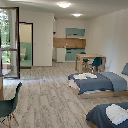 Guest house Apartment's Pita & Mare 3*