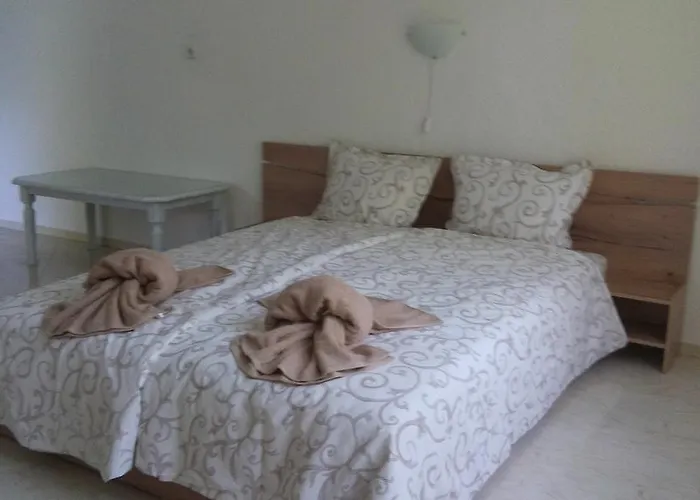 Къща за гости Apartment's Pita & Mare 3*